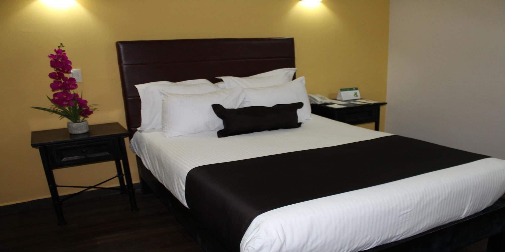 Plaza Poblana Hotel ปวยบลา ภายนอก รูปภาพ