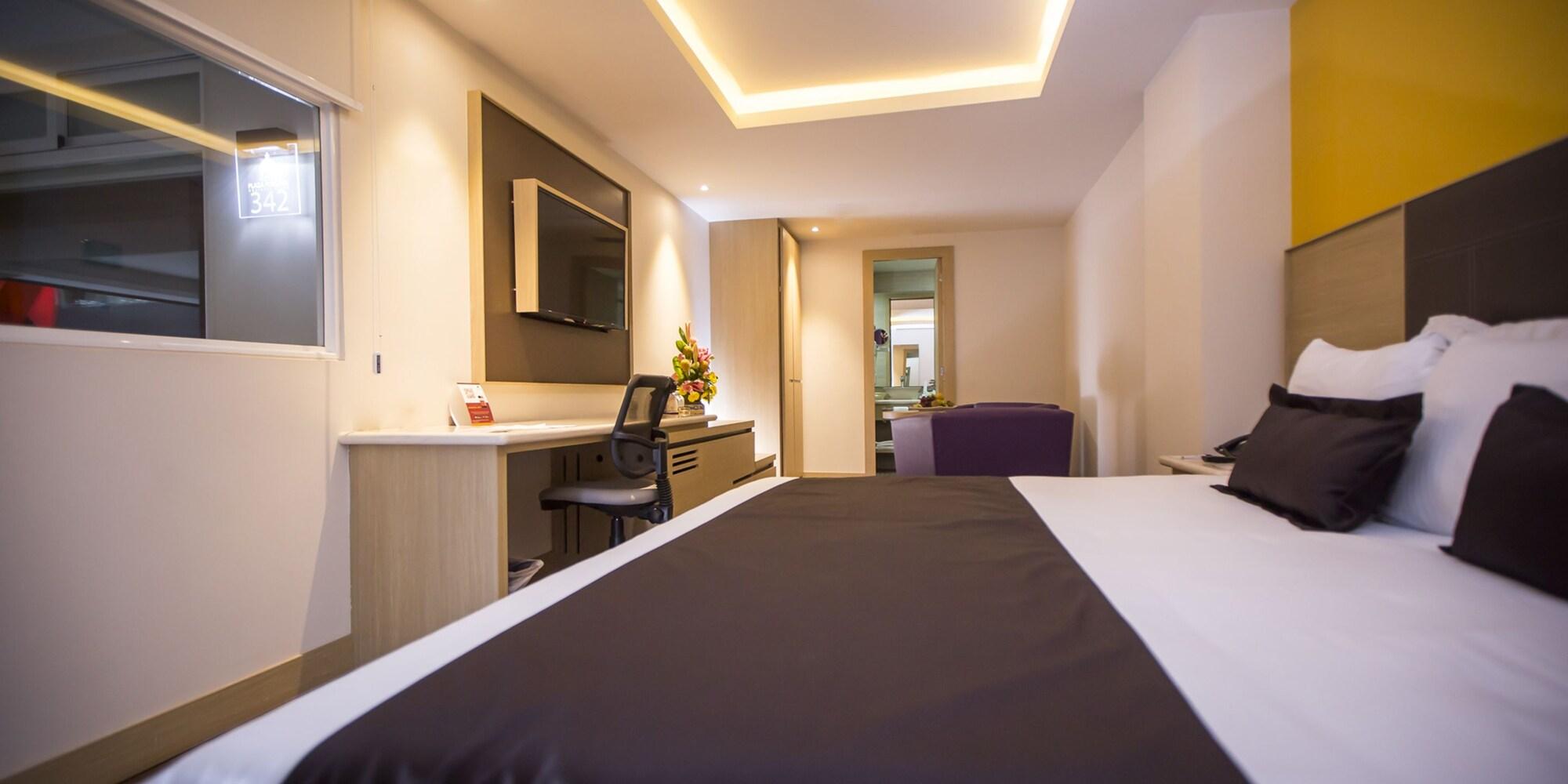 Plaza Poblana Hotel ปวยบลา ภายนอก รูปภาพ
