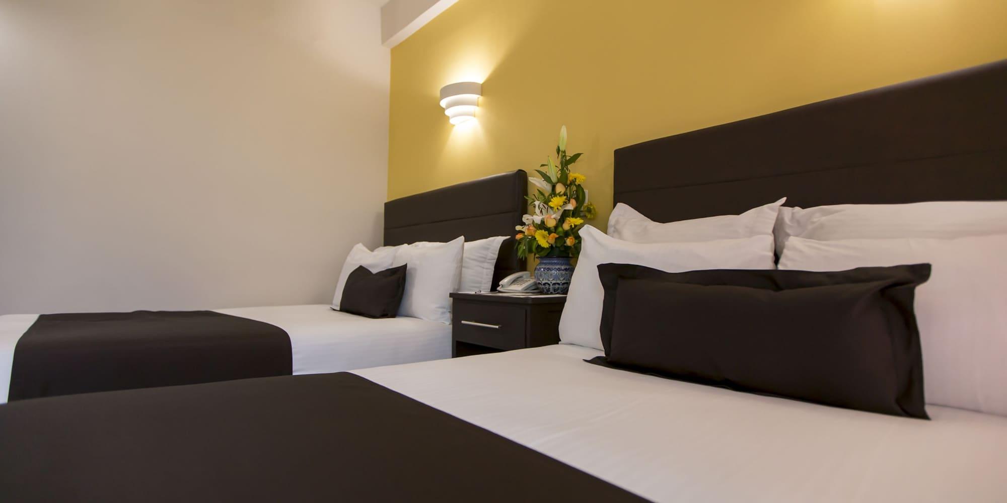 Plaza Poblana Hotel ปวยบลา ภายนอก รูปภาพ