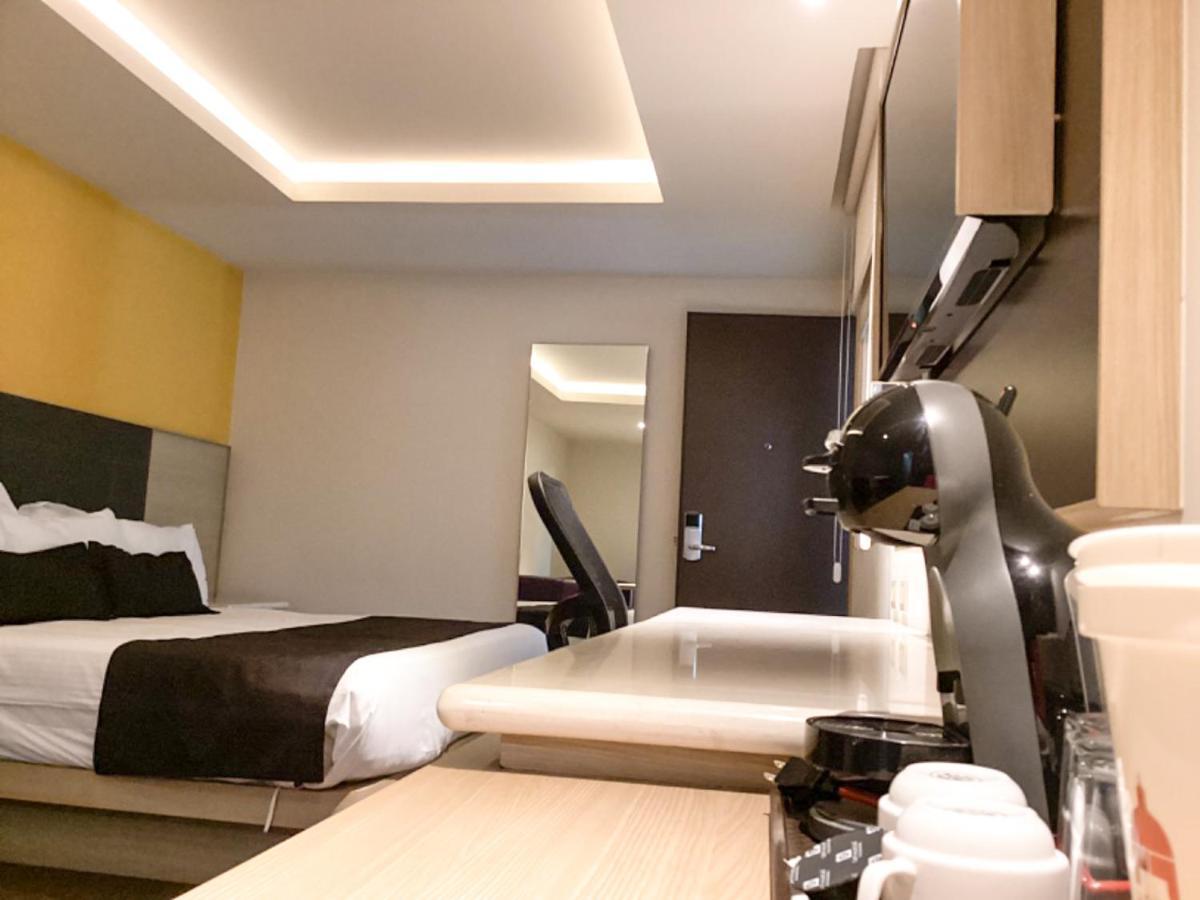 Plaza Poblana Hotel ปวยบลา ภายนอก รูปภาพ