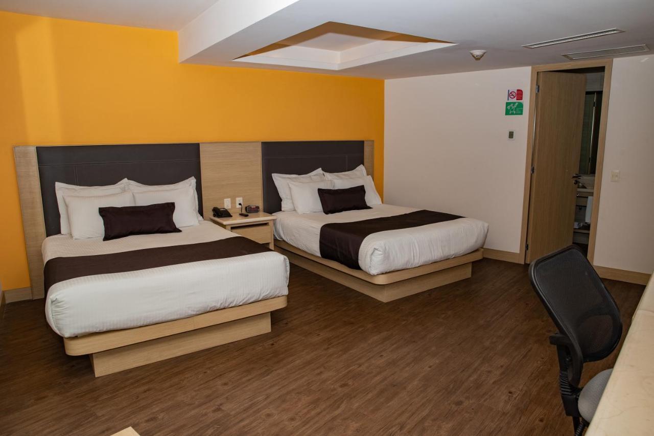 Plaza Poblana Hotel ปวยบลา ภายนอก รูปภาพ