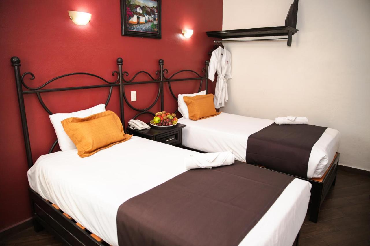 Plaza Poblana Hotel ปวยบลา ภายนอก รูปภาพ