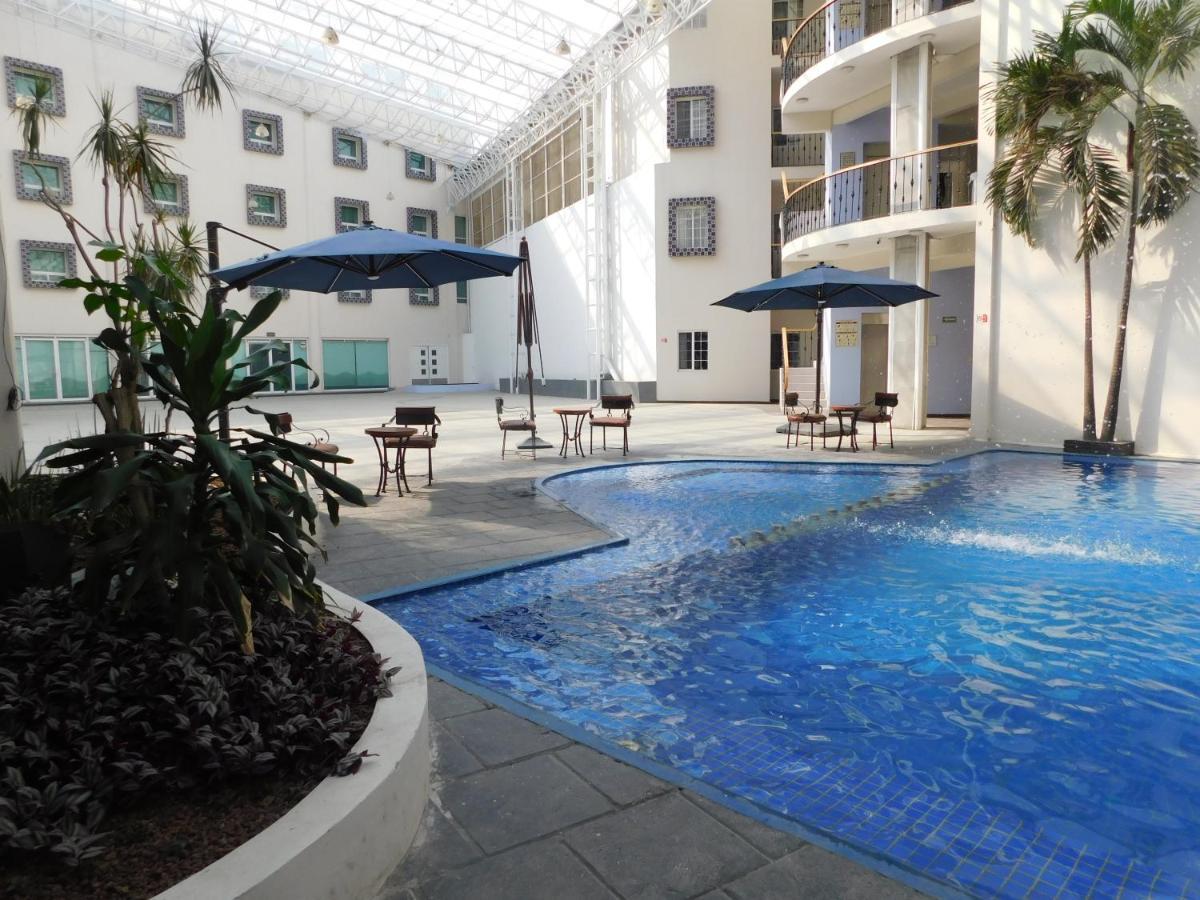 Plaza Poblana Hotel ปวยบลา ภายนอก รูปภาพ